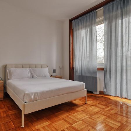 Joivy Chic 3-Bed Flat Near Colonne Di San Lorenzo Milaan Buitenkant foto