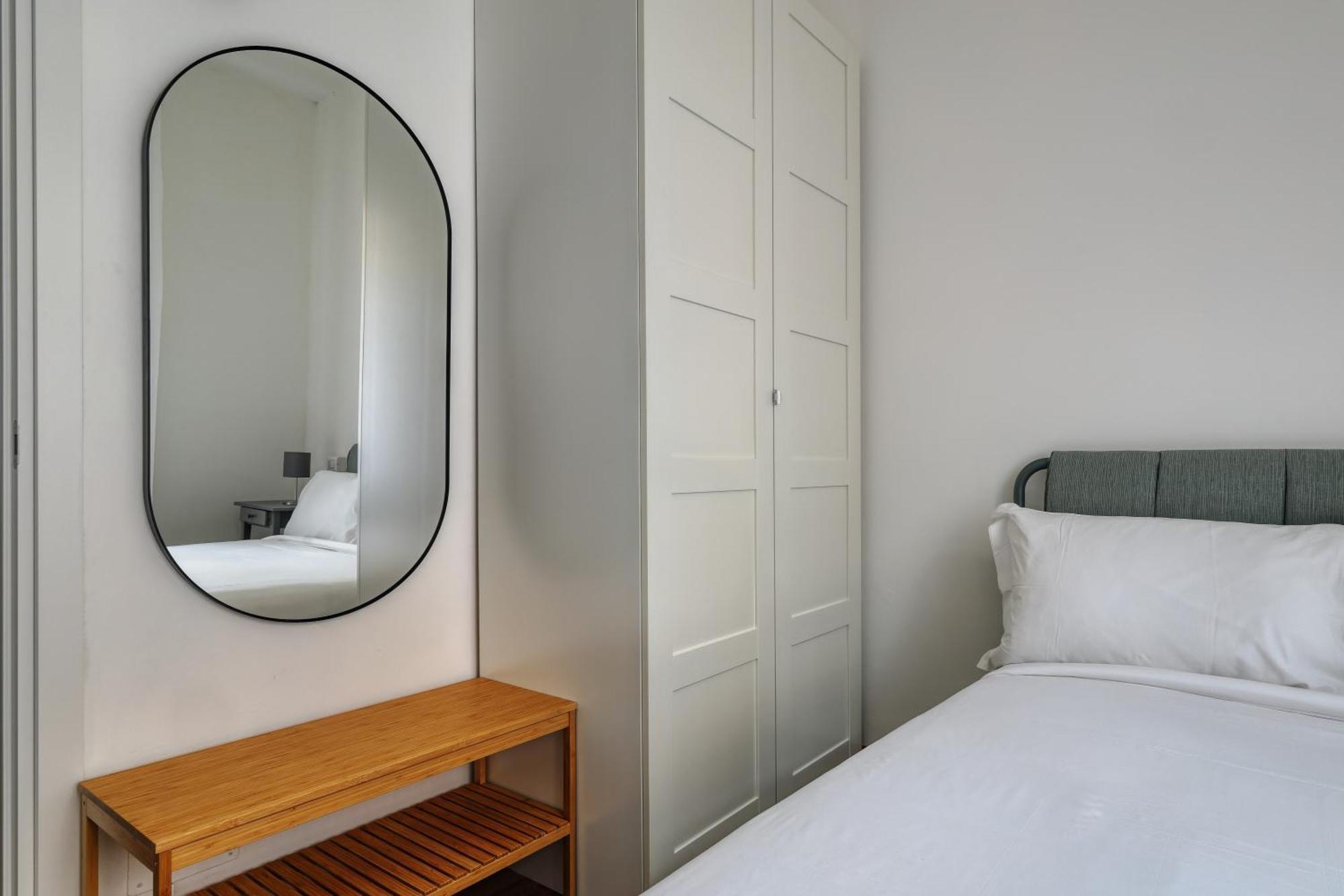 Joivy Chic 3-Bed Flat Near Colonne Di San Lorenzo Milaan Buitenkant foto
